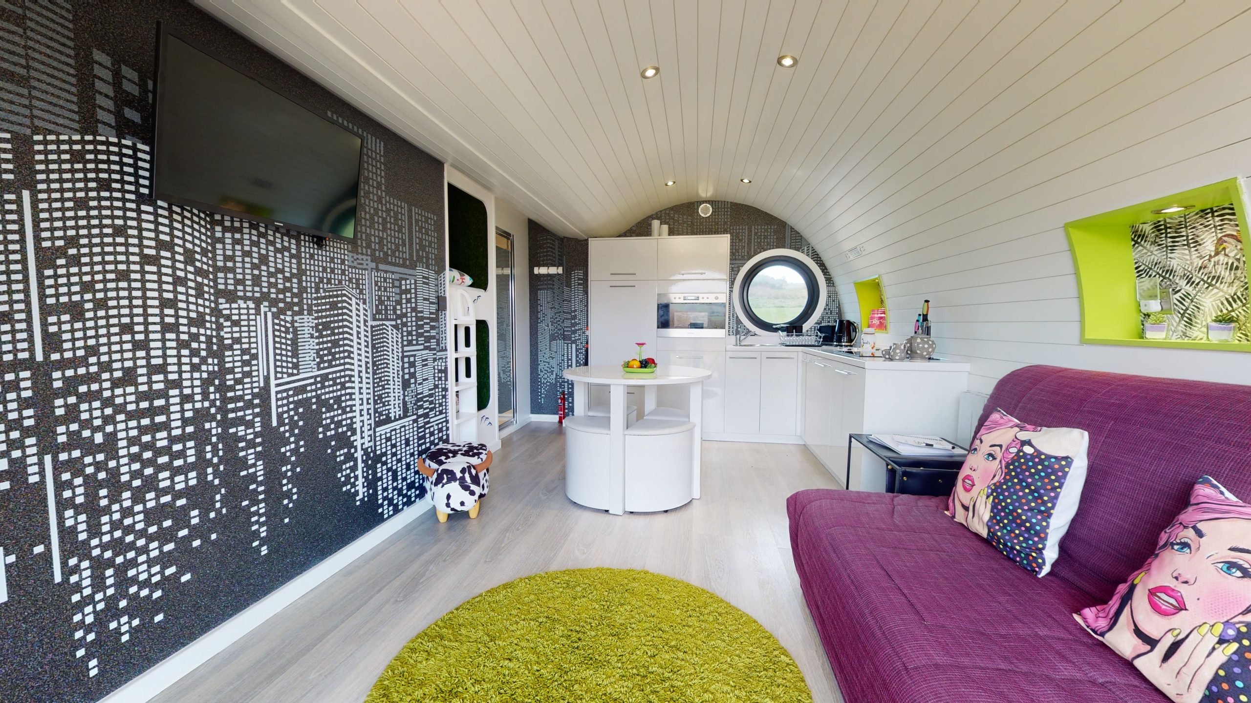 Madonna - The 80s LodgePod